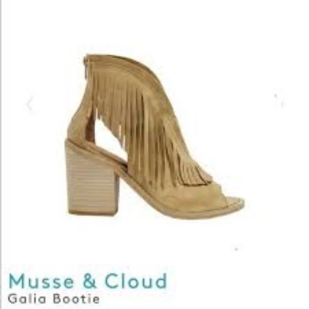 Anthro Musse & Cloud Galia‎ Boho Suede Fringe Bootie Tan 41